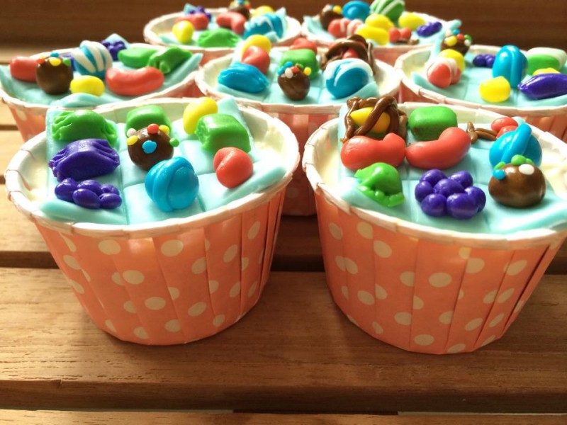 Candy crush cupcakes for everyone